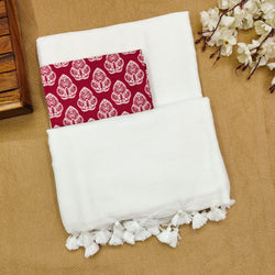 WHITE COLOUR TRADITIONAL LOOKING COTTON SAREE